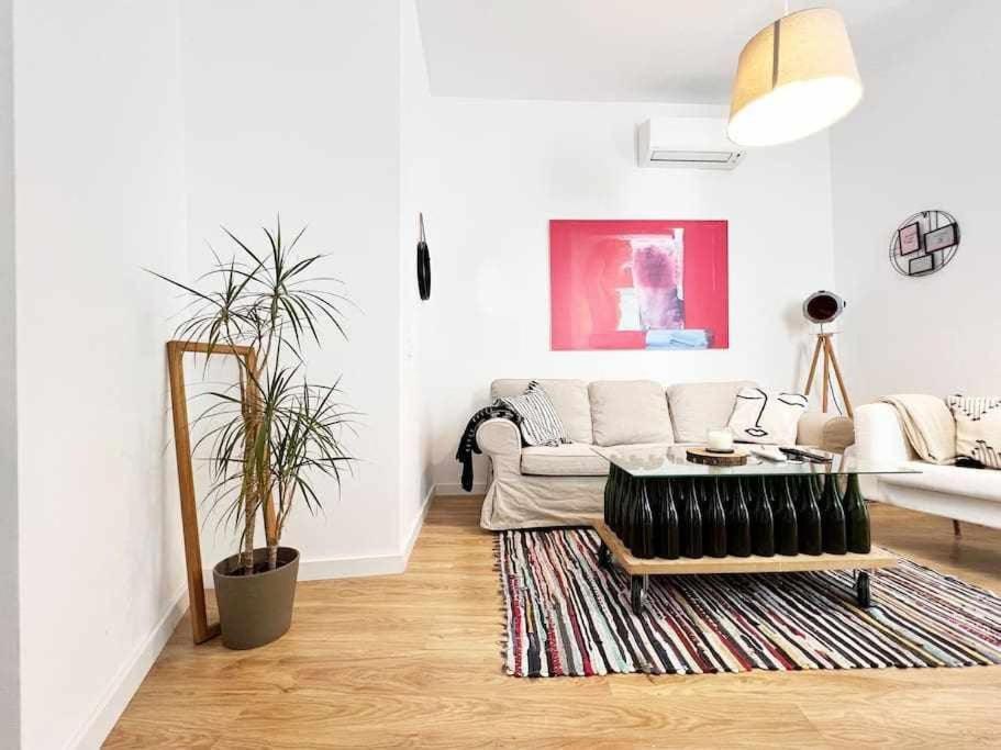 Aym Places Buen Viaje Parking Incluido Apartment Seville Exterior photo