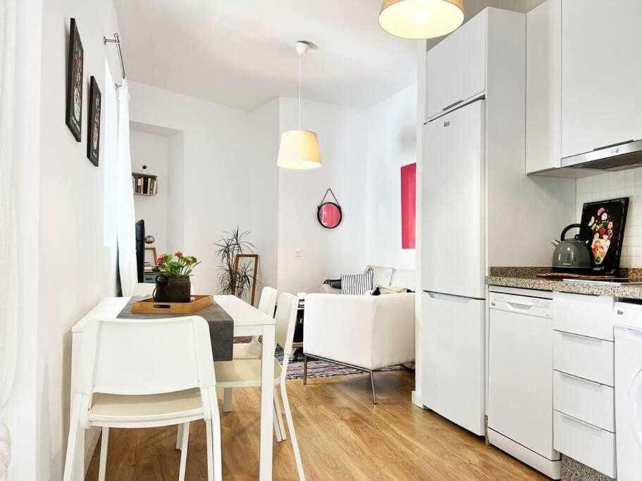 Aym Places Buen Viaje Parking Incluido Apartment Seville Exterior photo